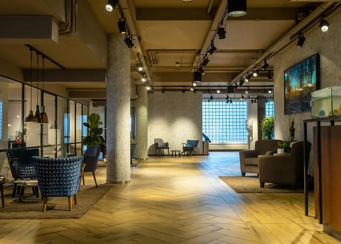 Skotel The Hague, Hotelschool Den Haag